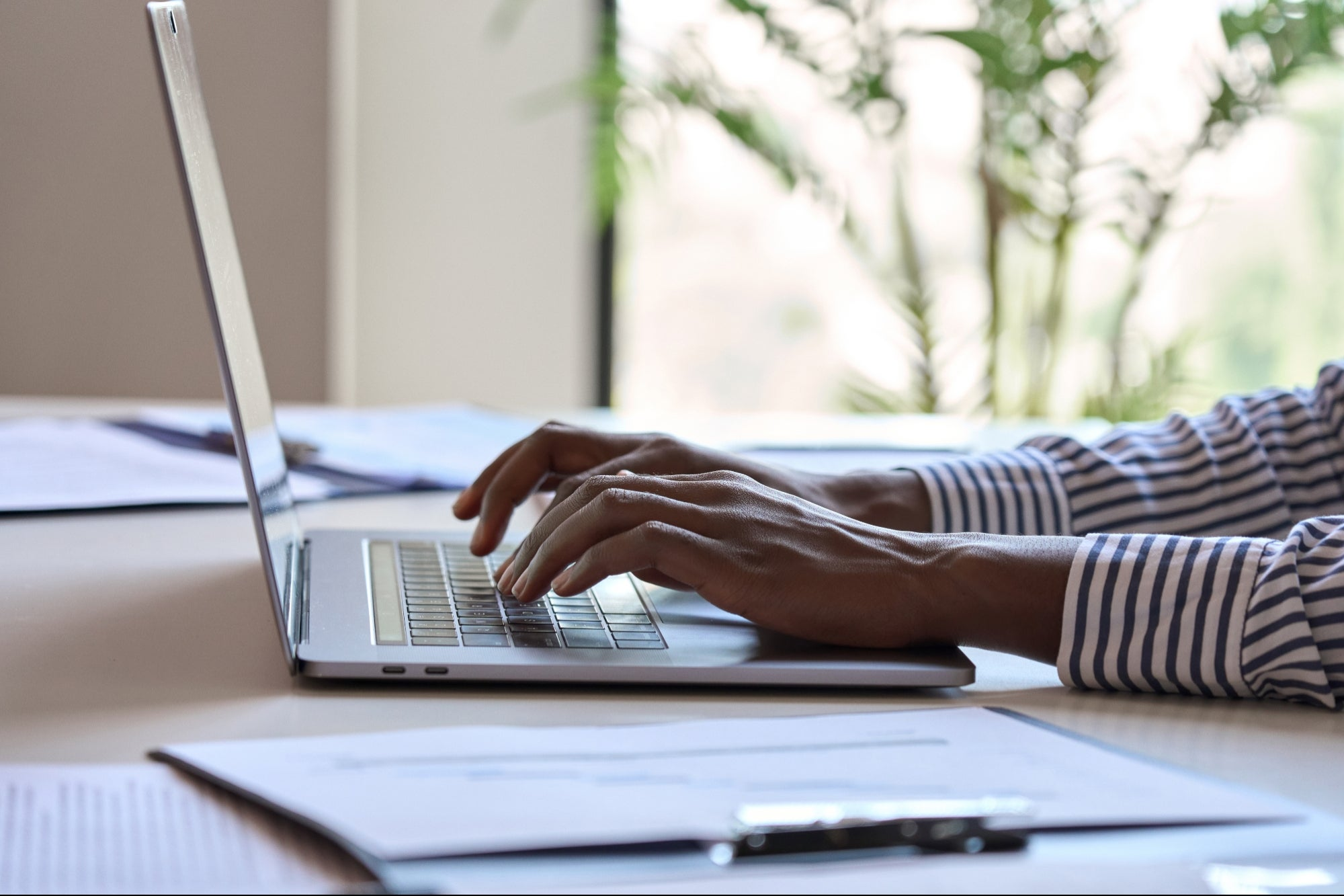 How to Start Working Online Without a Computer (Just a Smartphone!)
